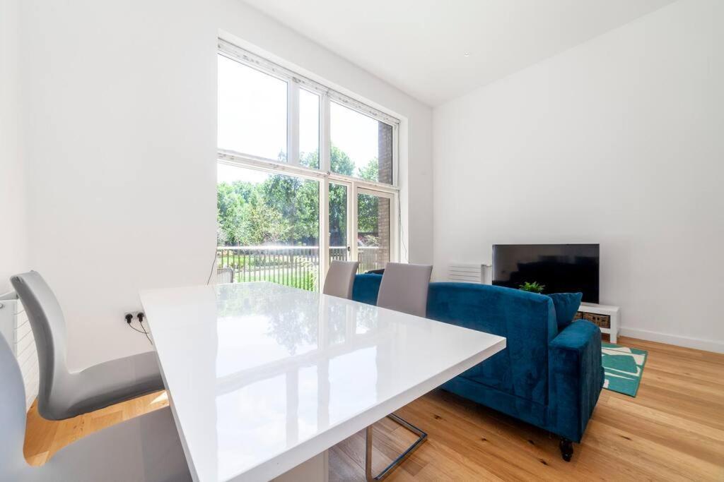 Apartamento Stunning New 3 Bdr Duplex Wbalcony, East Londres Exterior foto