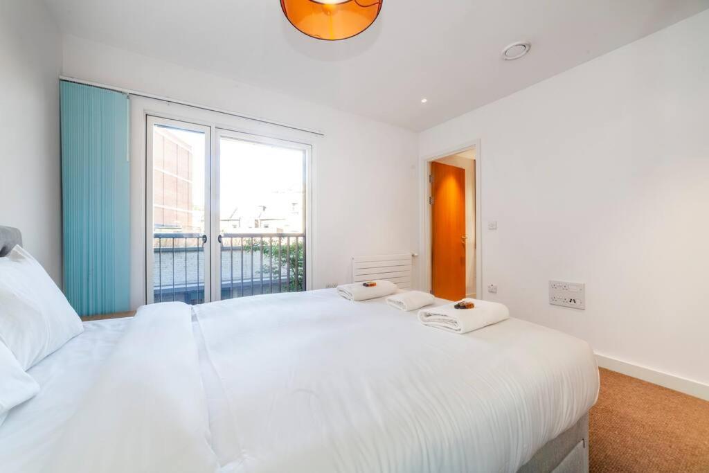 Apartamento Stunning New 3 Bdr Duplex Wbalcony, East Londres Exterior foto