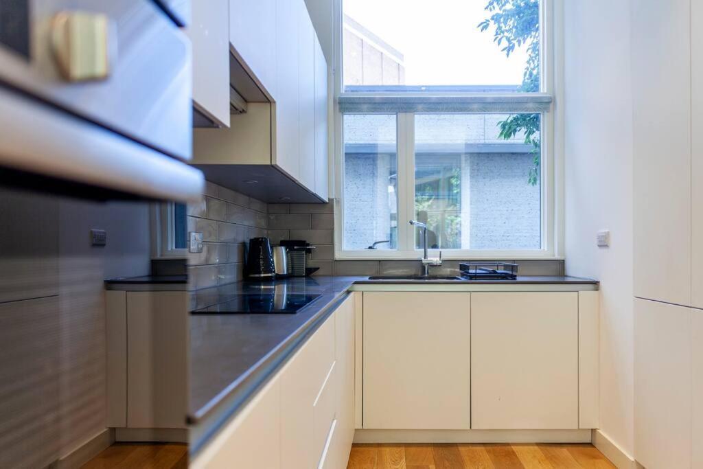 Apartamento Stunning New 3 Bdr Duplex Wbalcony, East Londres Exterior foto