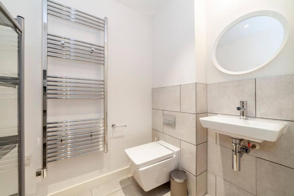 Apartamento Stunning New 3 Bdr Duplex Wbalcony, East Londres Exterior foto