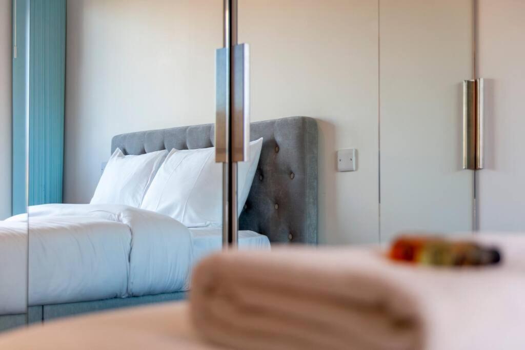Apartamento Stunning New 3 Bdr Duplex Wbalcony, East Londres Exterior foto