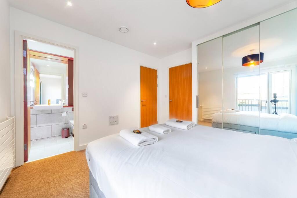 Apartamento Stunning New 3 Bdr Duplex Wbalcony, East Londres Exterior foto